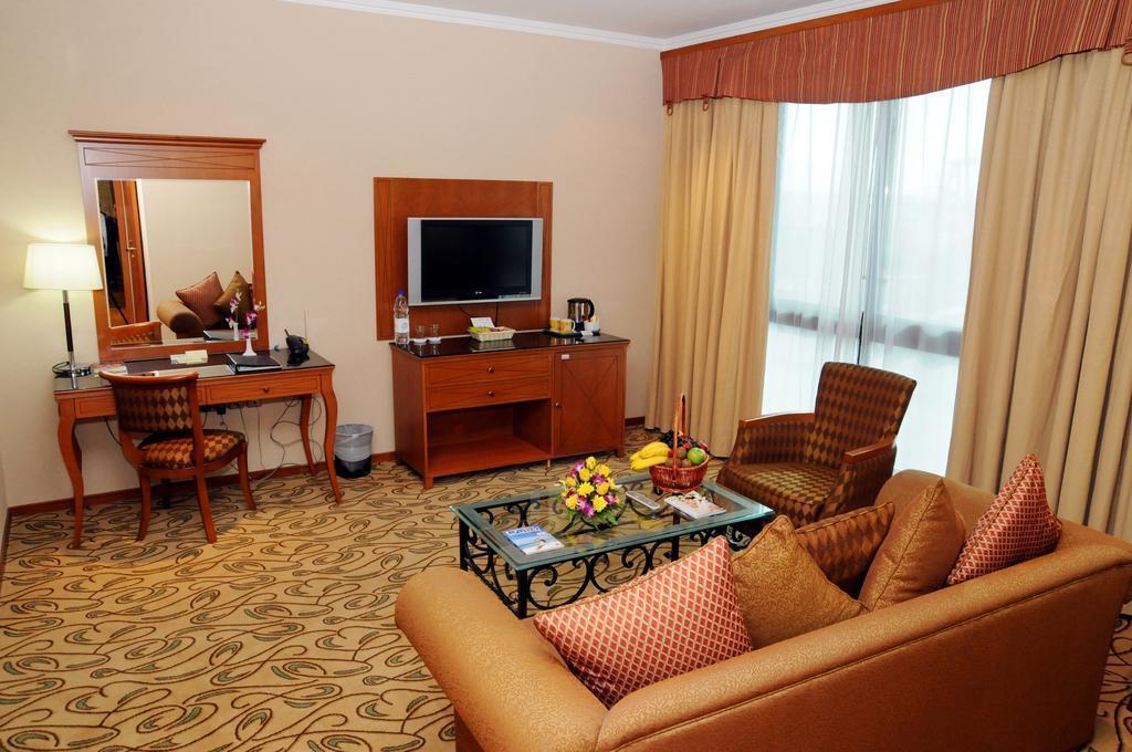 Фото The Country Club Hotel 4*