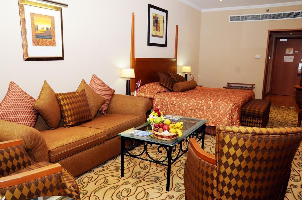 Фото The Country Club Hotel 4*