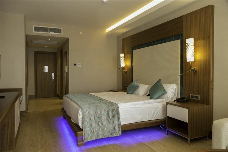 Фото Ramada Hotel & Suites Kusadasi 5*